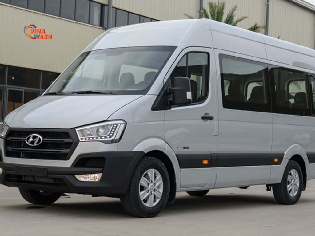 Hyundai Solati thiết kế ngoại thất vuông vức, sắc nét và nội thất rộng rãi, thoải mái