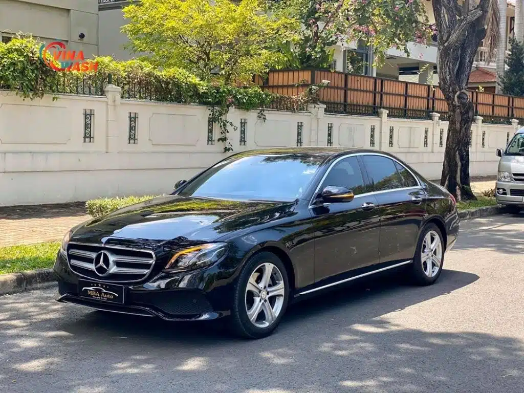 Đây là mức tiêu thụ khá hợp lý đối với một mẫu sedan hạng sang cỡ trung sở hữu động cơ I4 tăng áp 2.0L, hệ truyền động cầu sau, cùng loạt trang bị cao cấp hỗ trợ vận hành và an toàn.