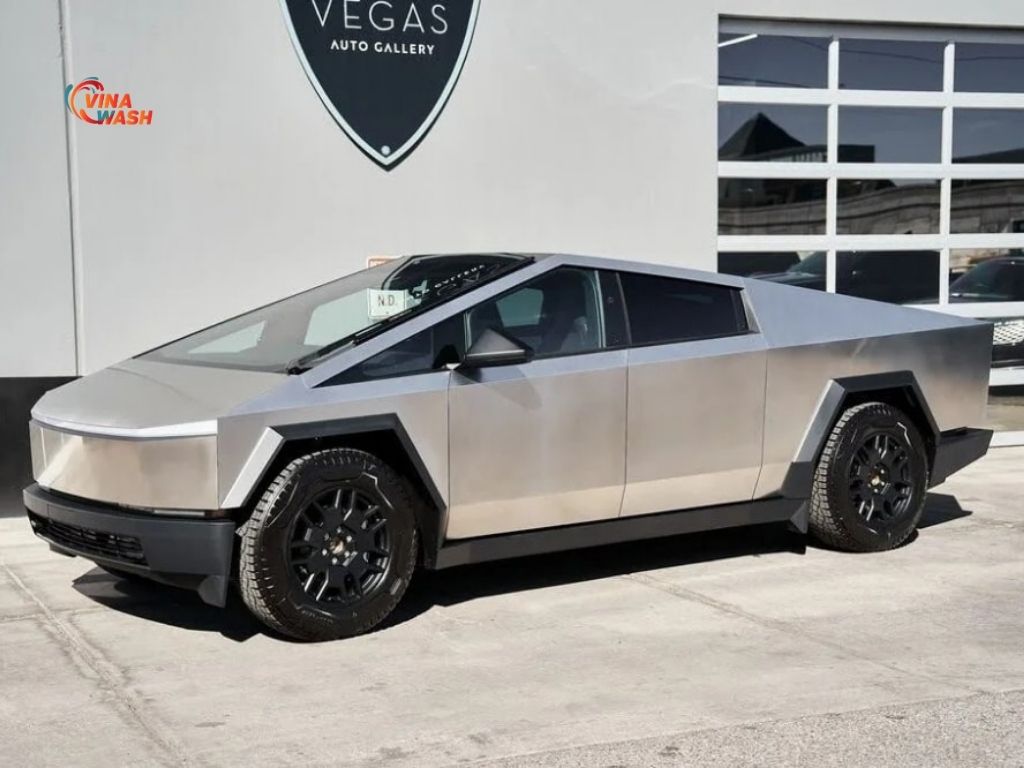 Tesla Cybertruck 2025 – xe bán tải điện độc đáo
