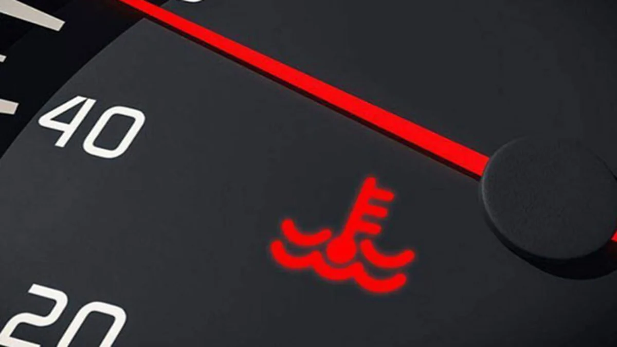 Đèn cảnh báo nước làm mát ô tô trên bảng taplo