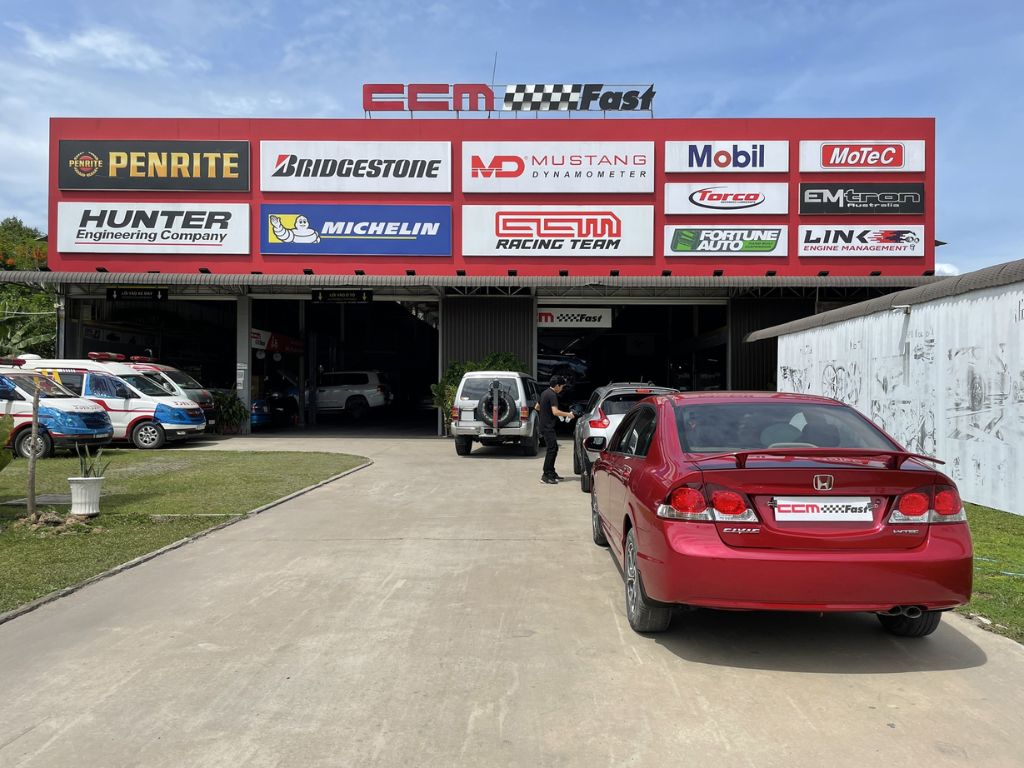 Garage ô tô ECM Fast chuyên độ xe, cân chỉnh động cơ và dịch vụ bảo dưỡng cao cấp