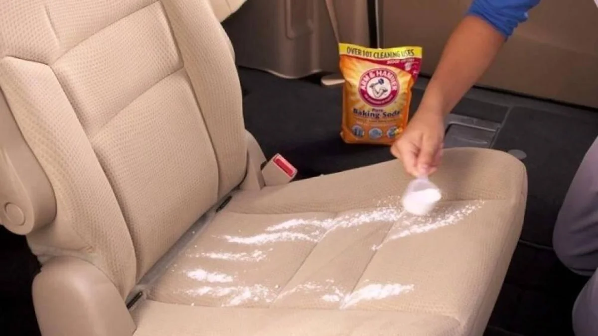 Khử mùi ô tô bằng baking soda