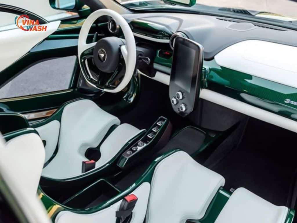 Thiết kế vô lăng - táp lô McLaren P1