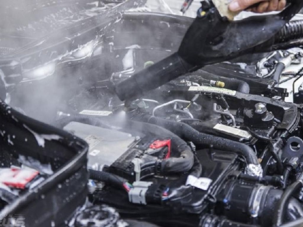 Vệ sinh khoang máy bằng đá khô CO2