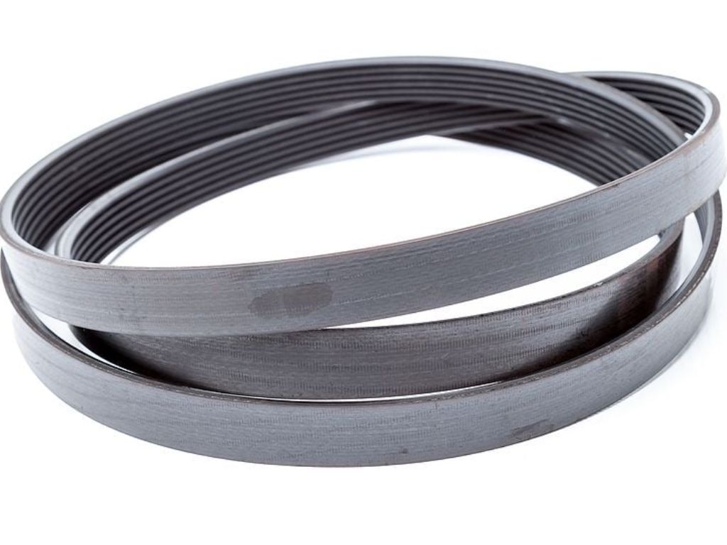 Dây curoa ô tô mới chưa bị trùng, bề mặt còn nguyên vân giúp truyền động ổn định và êm ái.