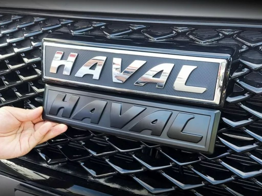 Logo các hãng xe ô tô Trung Quốc Haval nổi bật trên lưới tản nhiệt xe SUV