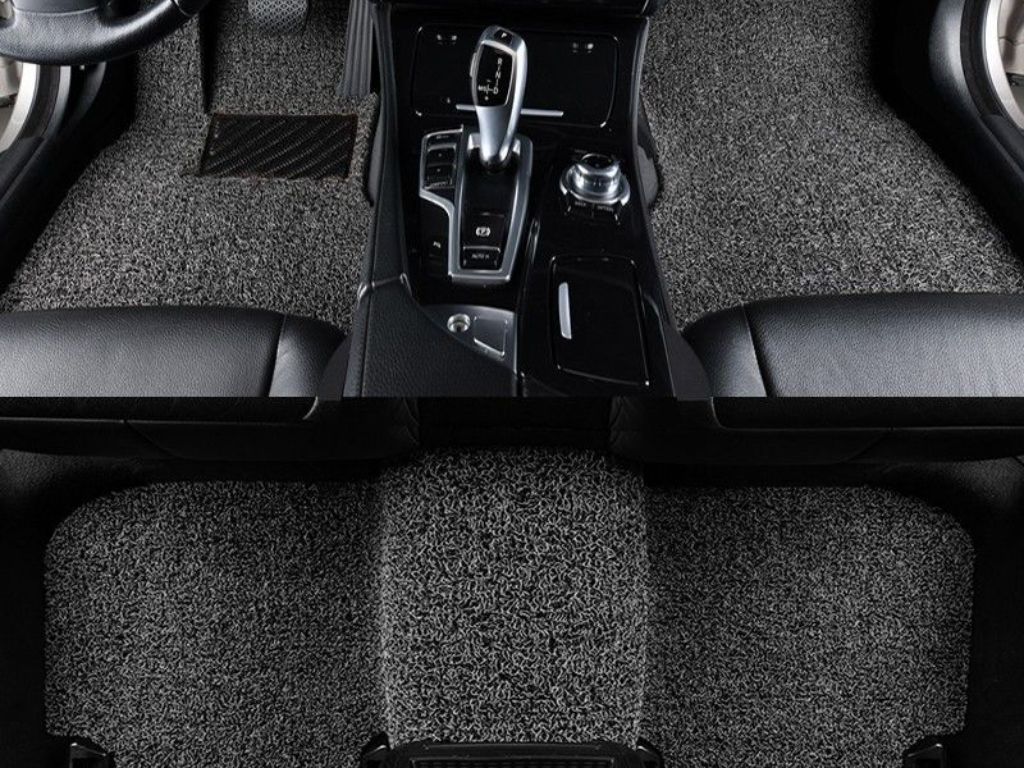 Toàn cảnh nội thất xe với thảm rối lót sàn ô tô cao cấp, giúp bảo vệ sàn xe sạch sẽ và sang trọng.
