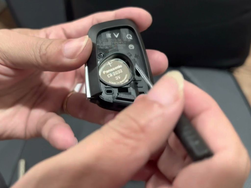 pin CR2032 cho chìa khóa smartkey ô tô