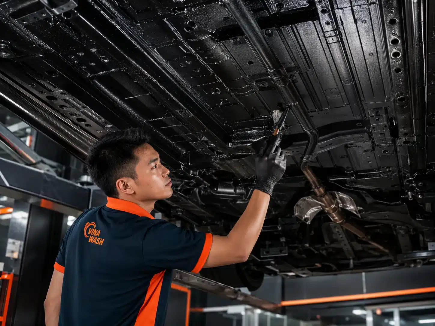 Gầm xe bán tải sau khi phủ gầm bảo vệ tại VinaWash